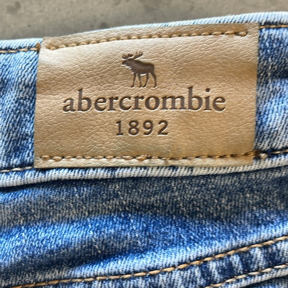 Youth Girls Abercrombie Kids High Rise Mini Mom Jeans - Slim, Size 7/8 - Picture 3 of 6